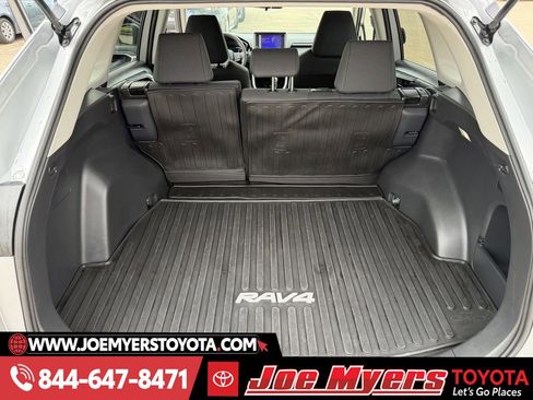 Used 2025 Toyota RAV4 LE image 28