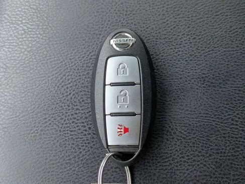 Used 2018 Nissan Pathfinder S FWD image 28