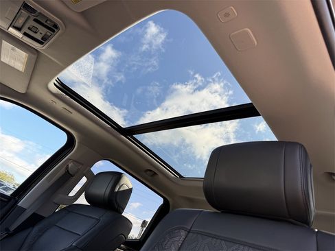 Used 2023 Toyota Tundra Limited image 33