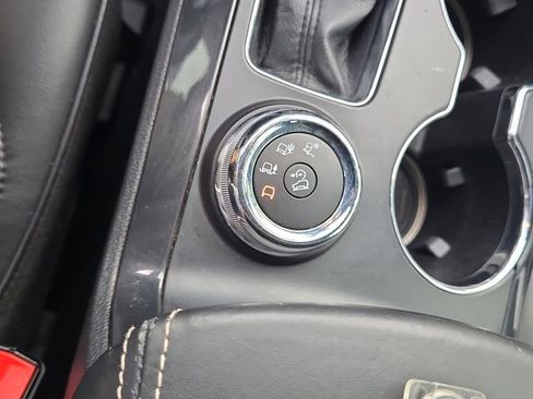 Used 2019 Ford Explorer Platinum image 25