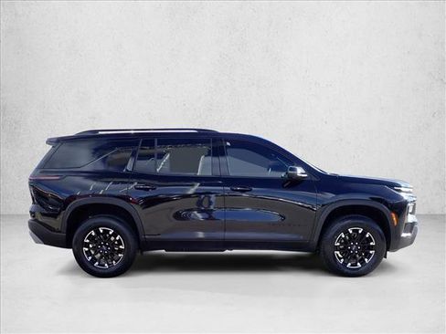 Used 2024 Chevrolet Traverse Z71 w/ Enhanced Driving Package AWD/4WD image 5