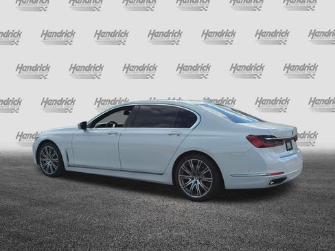 Certified 2022 BMW 740i w/ Premium Package image 8