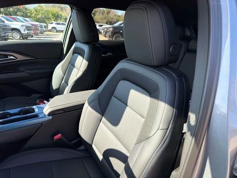 New 2026 Chevrolet Equinox EV LT image 24