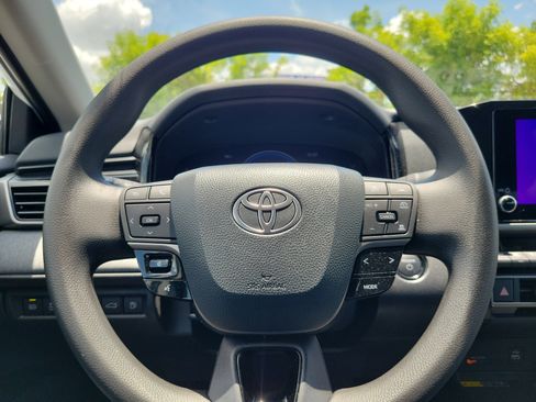 Used 2025 Toyota Camry LE FWD image 23