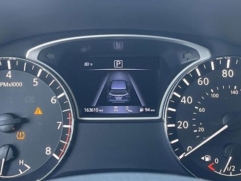 Used 2018 Nissan Pathfinder SL FWD image 36