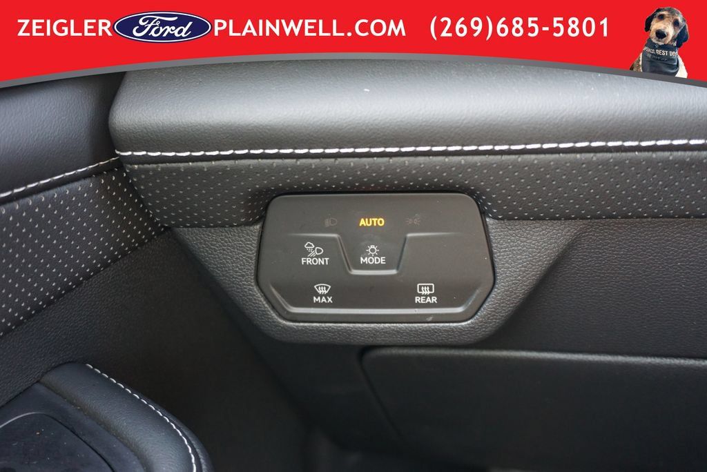 Used 2025 Volkswagen Atlas SE FWD image 30
