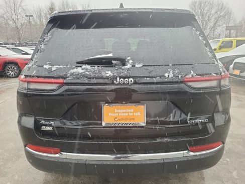 Used 2023 Jeep Grand Cherokee Limited w/ Luxury Tech Group II image 16