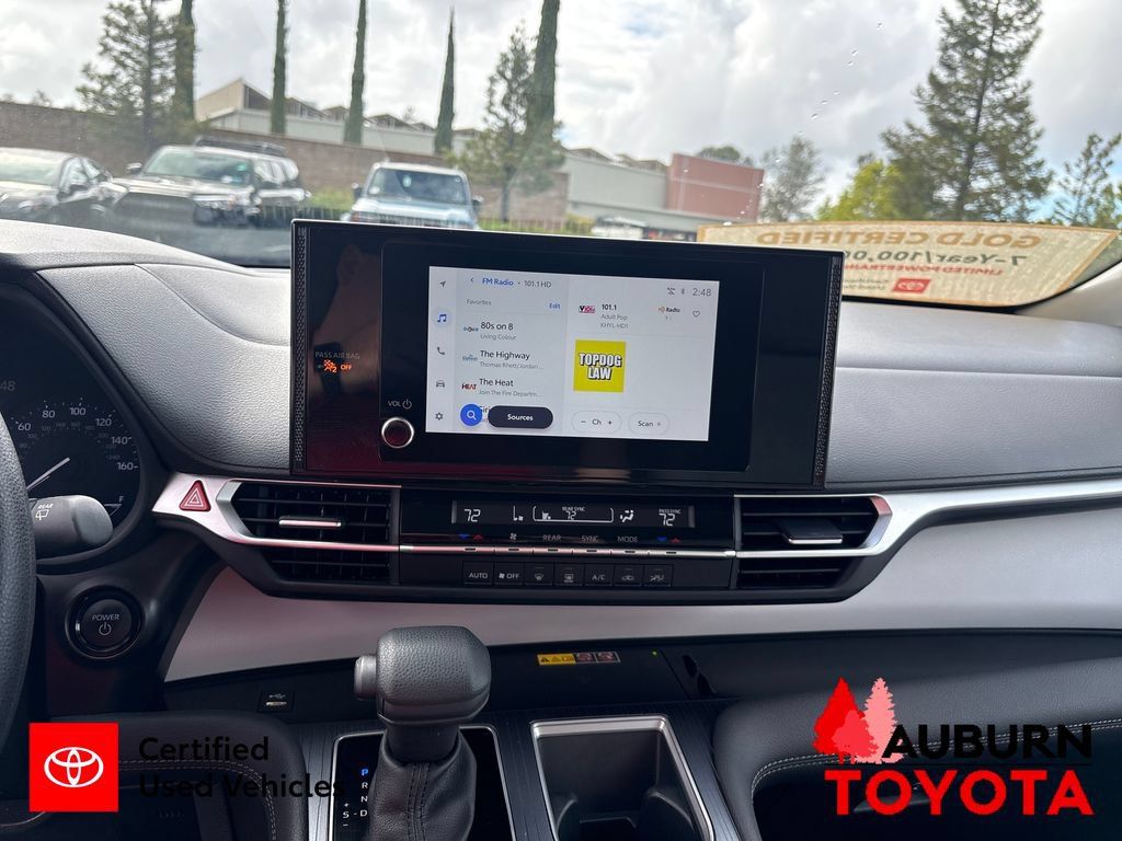 Certified 2025 Toyota Sienna LE FWD image 23