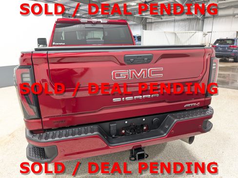 Used 2024 GMC Sierra 2500 AT4 w/ Technology Package AWD/4WD image 4