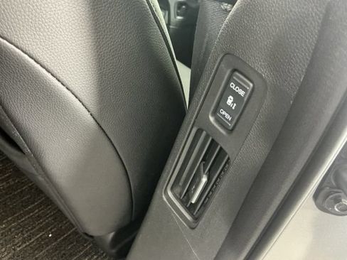 Used 2026 Honda Odyssey EX-L image 11