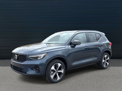 New 2026 Volvo XC40 B5 Plus w/ Climate Package