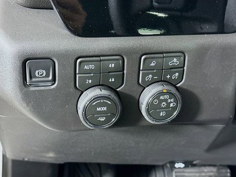 New 2026 Chevrolet Silverado 1500 LT Trail Boss w/ LT Trail Boss Premium Package AWD/4WD image 12