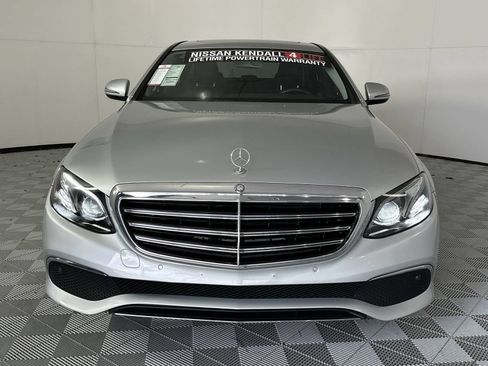 Used 2018 Mercedes-Benz E 300 4MATIC w/ Premium 2 Package (Q02) image 3