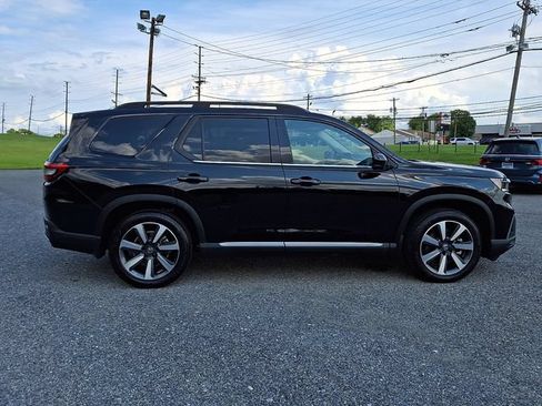 Certified 2025 Honda Pilot Touring image 8