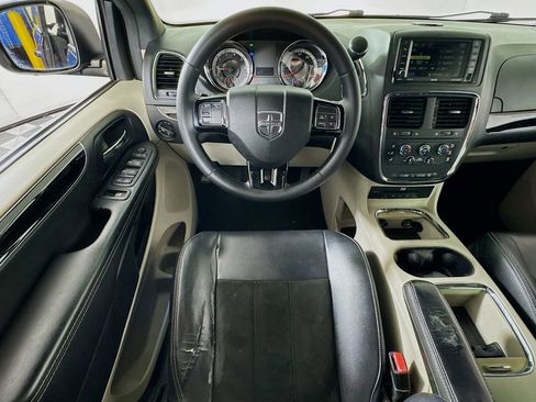 Used 2014 Dodge Grand Caravan SXT FWD image 20