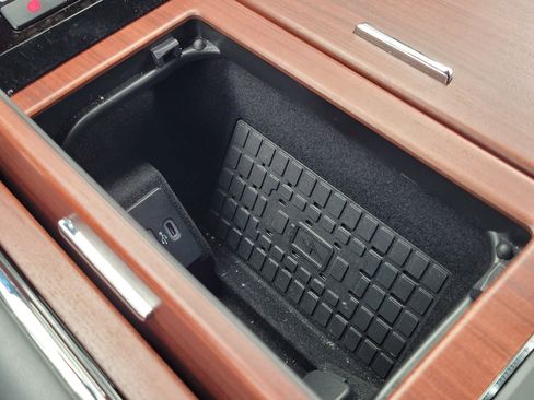 Used 2023 Lincoln Navigator Reserve image 24