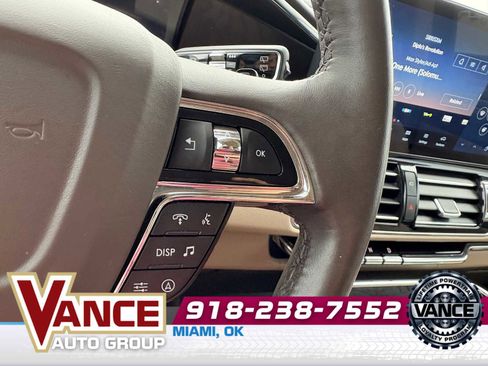 Used 2024 Lincoln Navigator Premiere AWD/4WD image 30