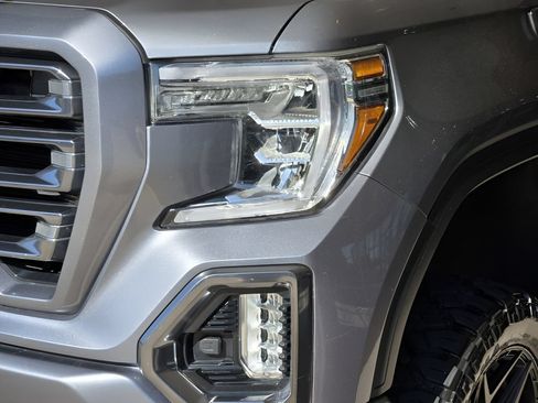 Used 2021 GMC Sierra 1500 AT4 w/ AT4 Premium Package AWD/4WD image 8