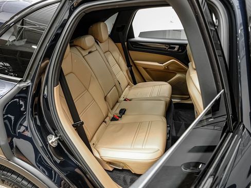 Used 2019 Porsche Cayenne image 31