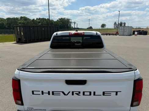 Used 2025 Chevrolet Colorado Z71 w/ Technology Package AWD/4WD image 13