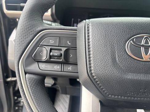 New 2026 Toyota 4Runner SR5 AWD/4WD image 17
