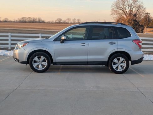 Used 2016 Subaru Forester 2.5i Premium w/ All-Weather Package image 3