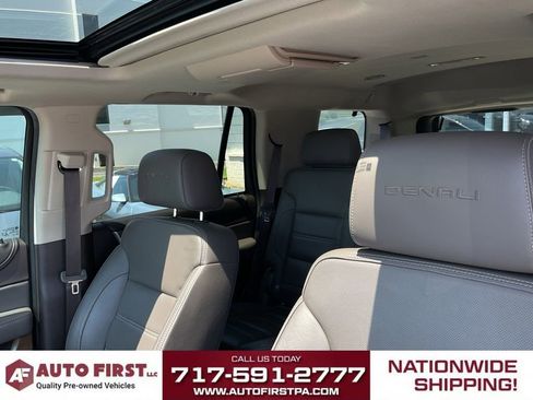 Used 2019 GMC Yukon Denali w/ Denali Ultimate Package AWD/4WD image 17