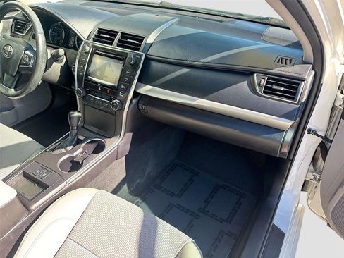 Used 2016 Toyota Camry SE image 31