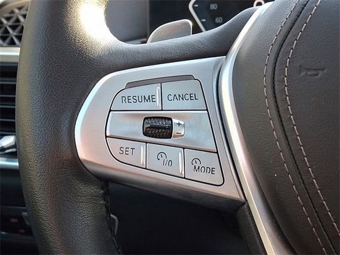 Used 2023 BMW X7 xDrive40i w/ Executive Package image 23