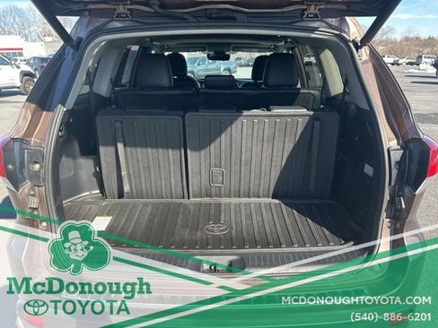 Used 2018 Toyota Highlander XLE image 7