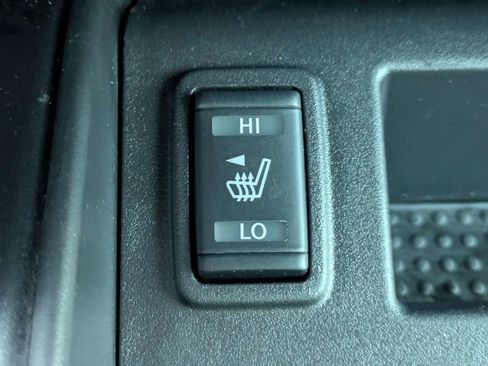 Used 2023 Nissan Titan PRO-4X w/ Pro-4x Convenience Package AWD/4WD image 21