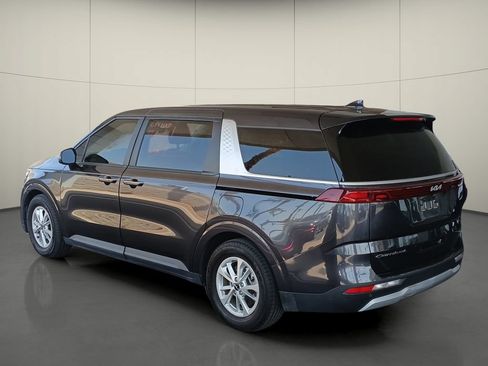 Used 2022 Kia Carnival LX FWD image 5