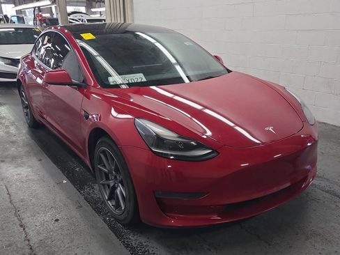 Used 2022 Tesla Model 3 Long Range AWD/4WD image 3
