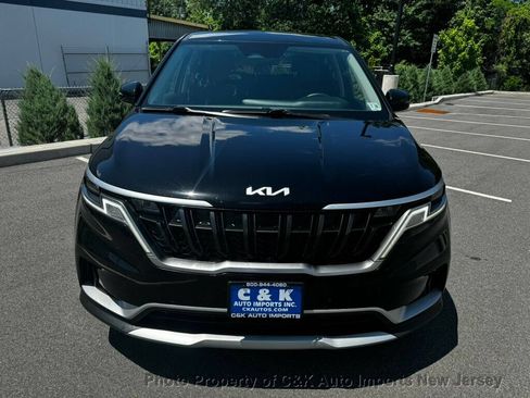 Used 2024 Kia Carnival LX FWD image 4