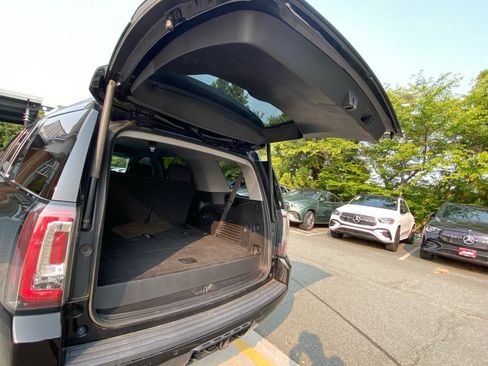 Used 2019 GMC Yukon SLE w/ Convenience Package AWD/4WD image 18