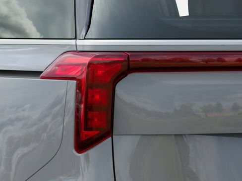 New 2027 Kia Carnival LX FWD image 11