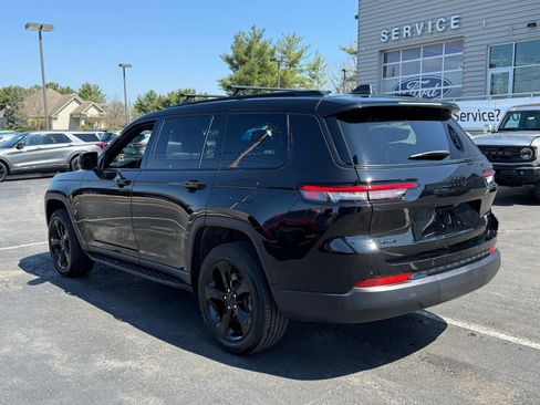 Used 2024 Jeep Grand Cherokee L Laredo image 4