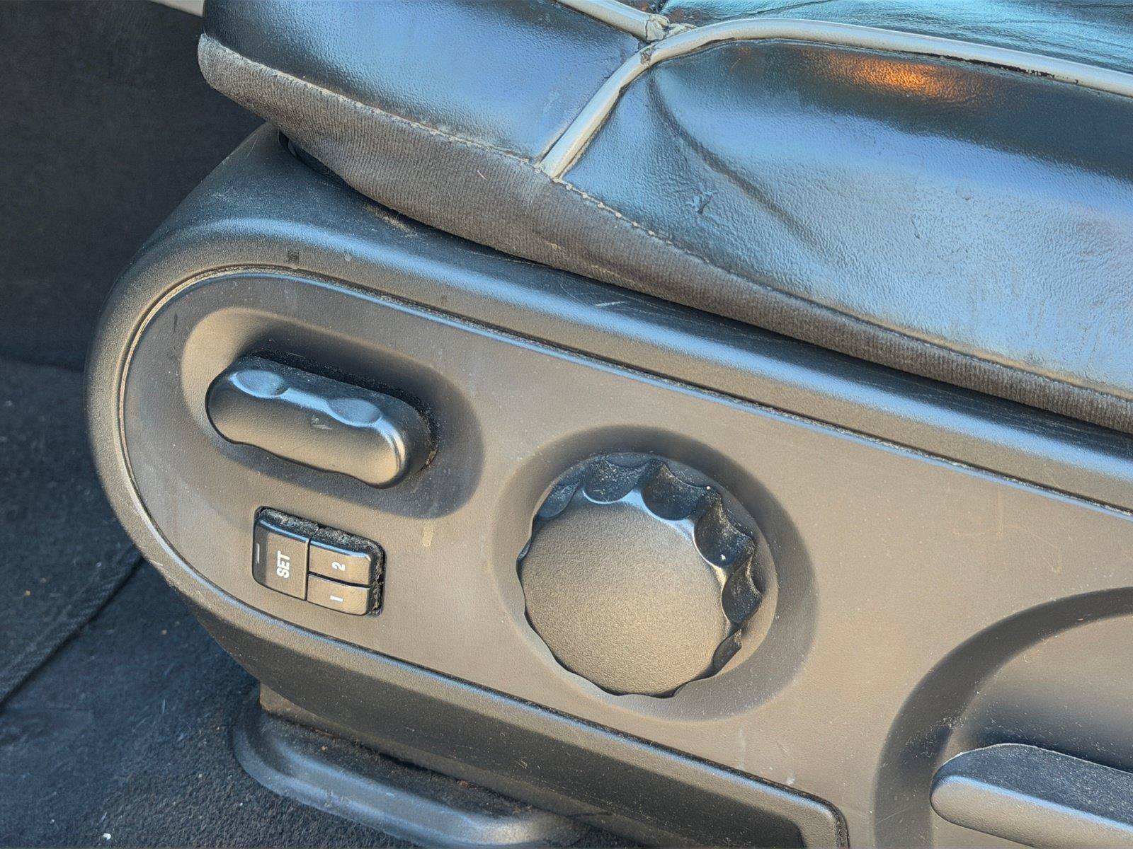Used 2008 Lincoln Mark LT 4x4 image 16