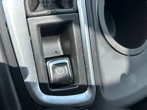 Used 2020 Chevrolet Equinox LT w/ Driver Convenience Package FWD image 28