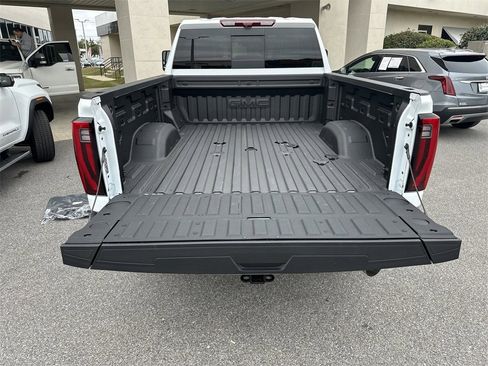 Certified 2026 GMC Sierra 2500 Denali Ultimate image 32