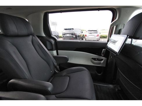 Used 2024 Kia Carnival SX Prestige FWD image 13