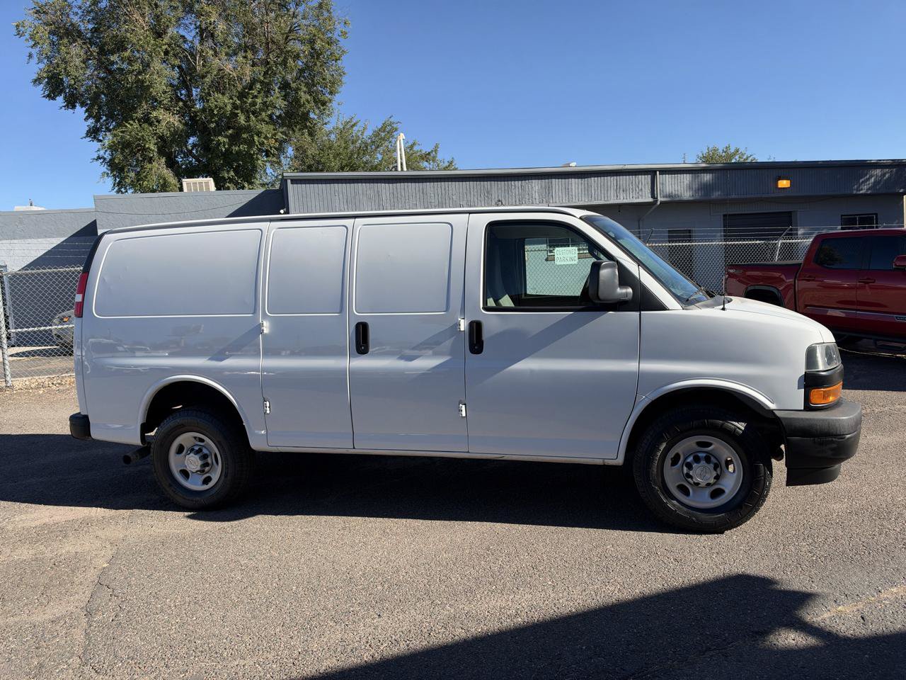 Used 2019 Chevrolet Express 2500 RWD image 1