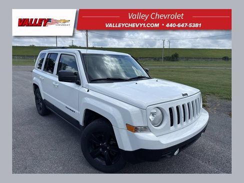 Used 2015 Jeep Patriot Sport w/ Power Value Group FWD image 1