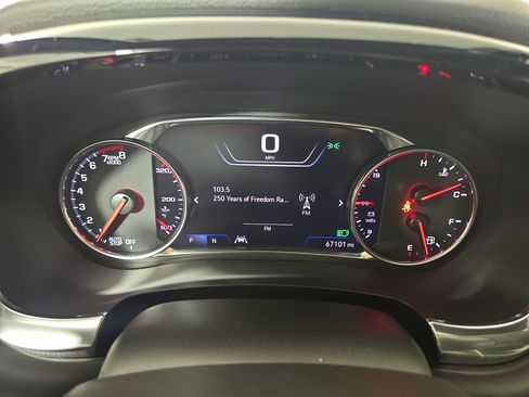 Used 2023 Chevrolet Traverse Premier AWD/4WD image 19