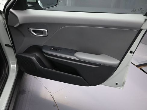 New 2026 Kia K4 LXS image 34