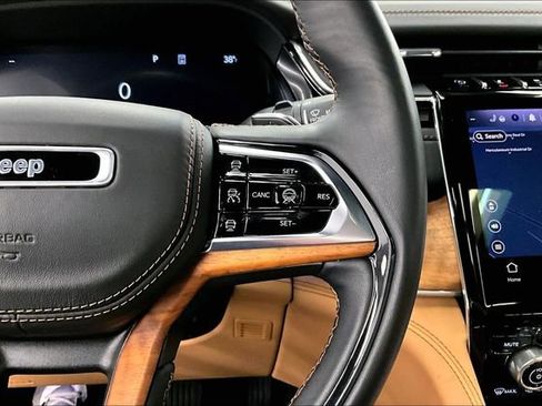 Used 2023 Jeep Grand Cherokee L Summit image 28
