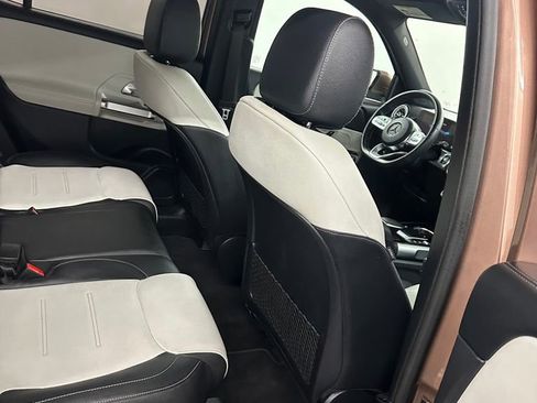 Used 2022 Mercedes-Benz GLB 35 AMG 4MATIC image 26