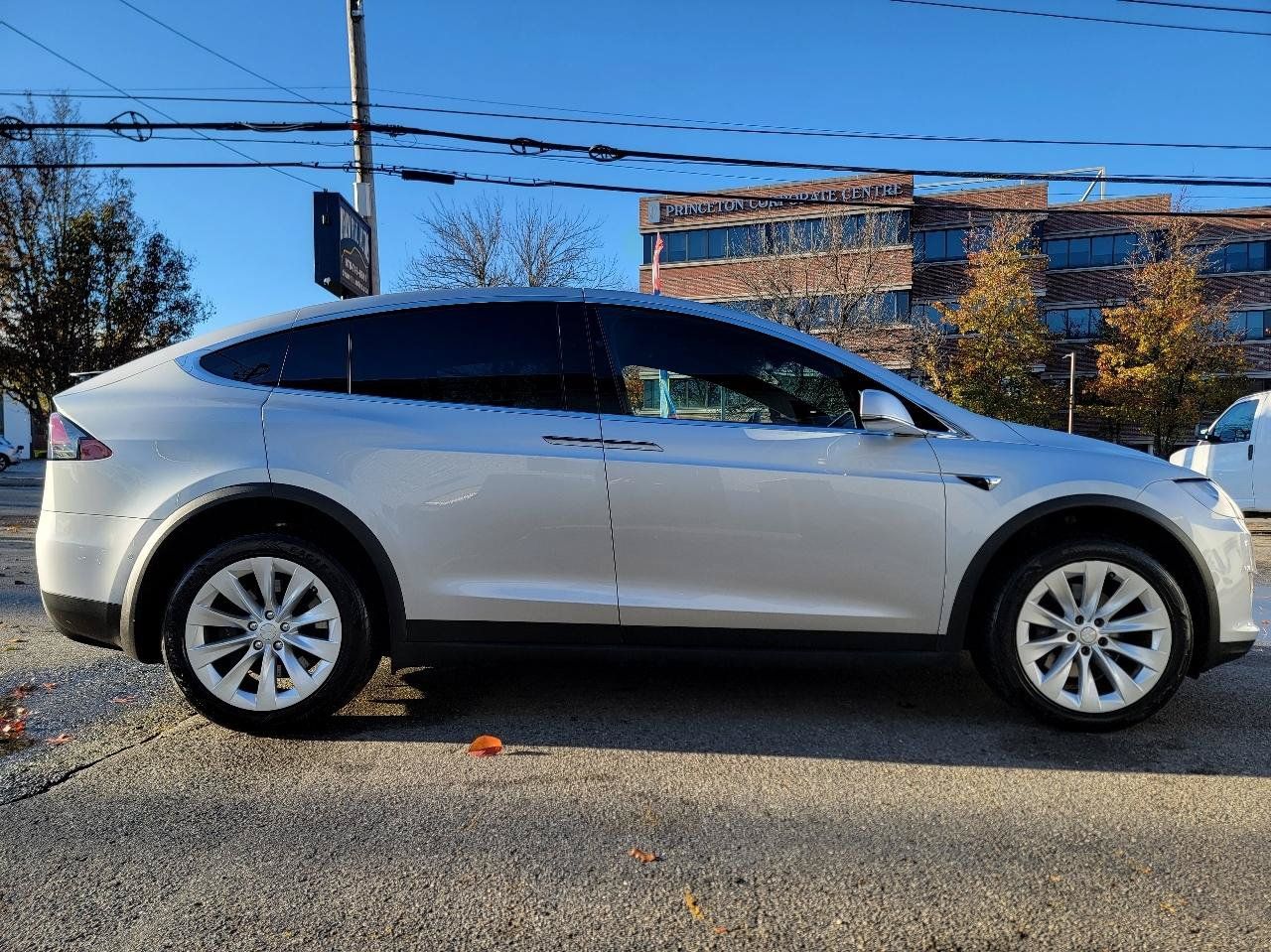 Used 2017 Tesla Model X 75D AWD/4WD image 6