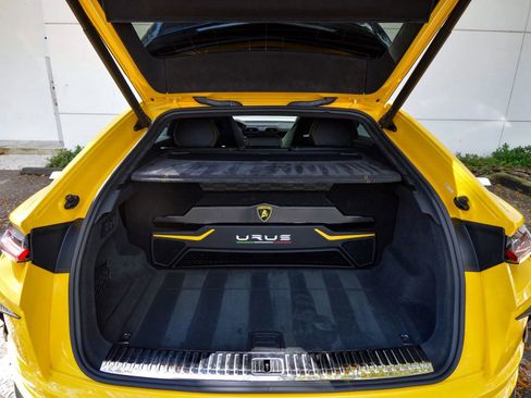 Used 2021 Lamborghini Urus Sport Utility 4D image 74