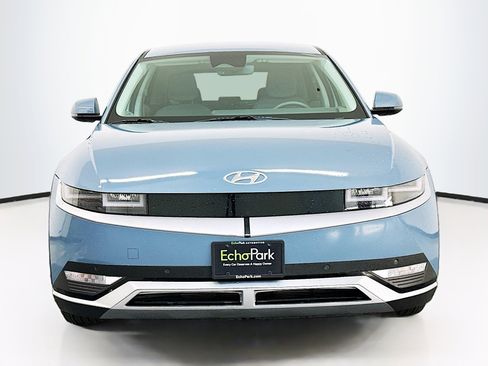 Used 2024 Hyundai Ioniq 5 SEL image 2